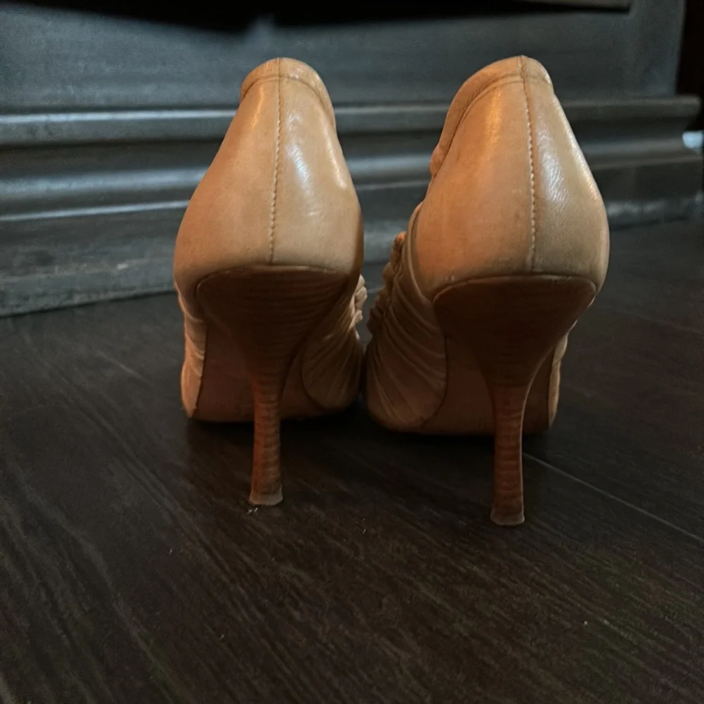 Camel Scrunched Leather heals